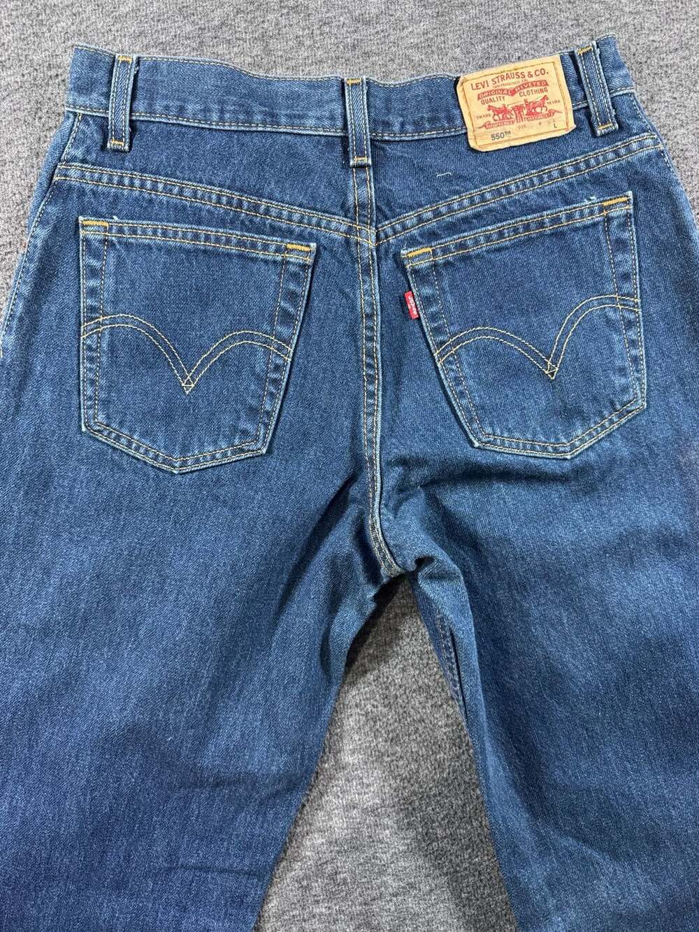 Vintage Levi's 550 Classic Relaxed Tapered Leg Jeans Women's Size 8L - Picture 4 of 10